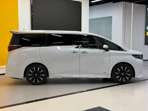 Toyota Alphard 2024