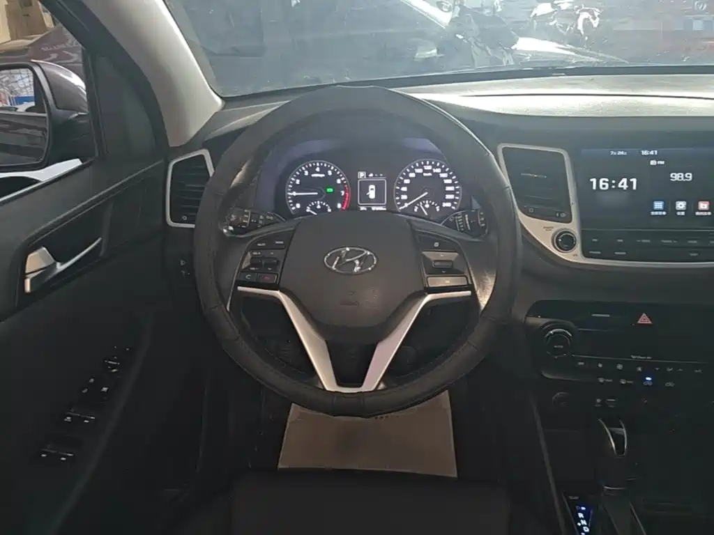 Hyundai Tucson 2016 — фото 11
