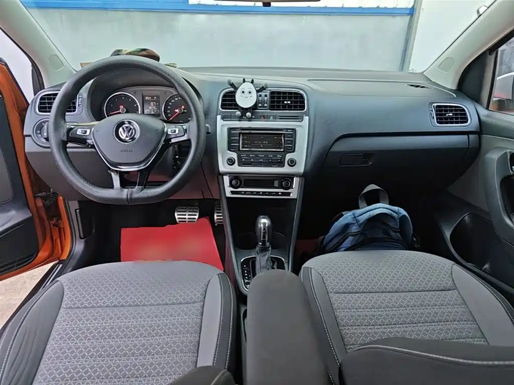 Volkswagen Polo 2016 — фото 10