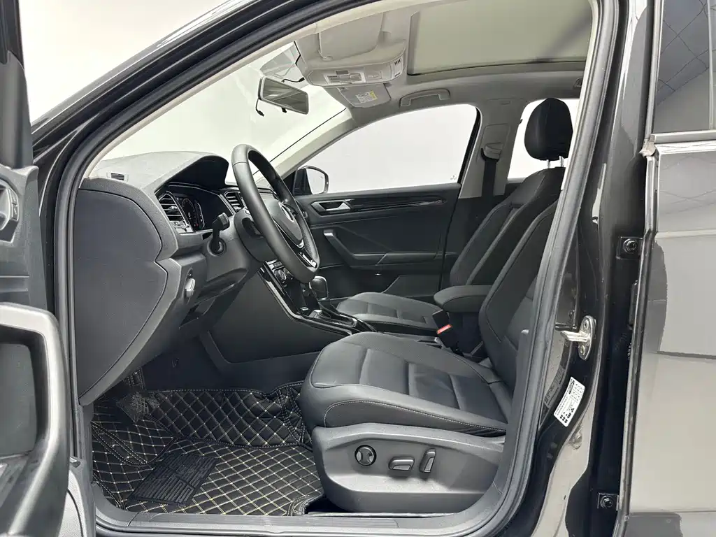 Volkswagen T-Roc 2023
