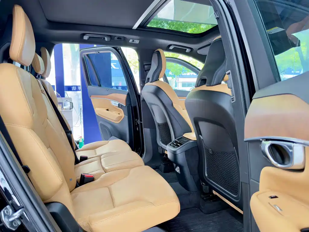 Volvo XC90 2019 — фото 15