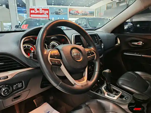 Jeep Cherokee 2016