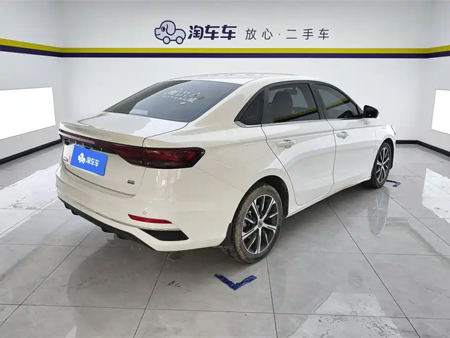 Geely Emgrand 2022 — фото 3