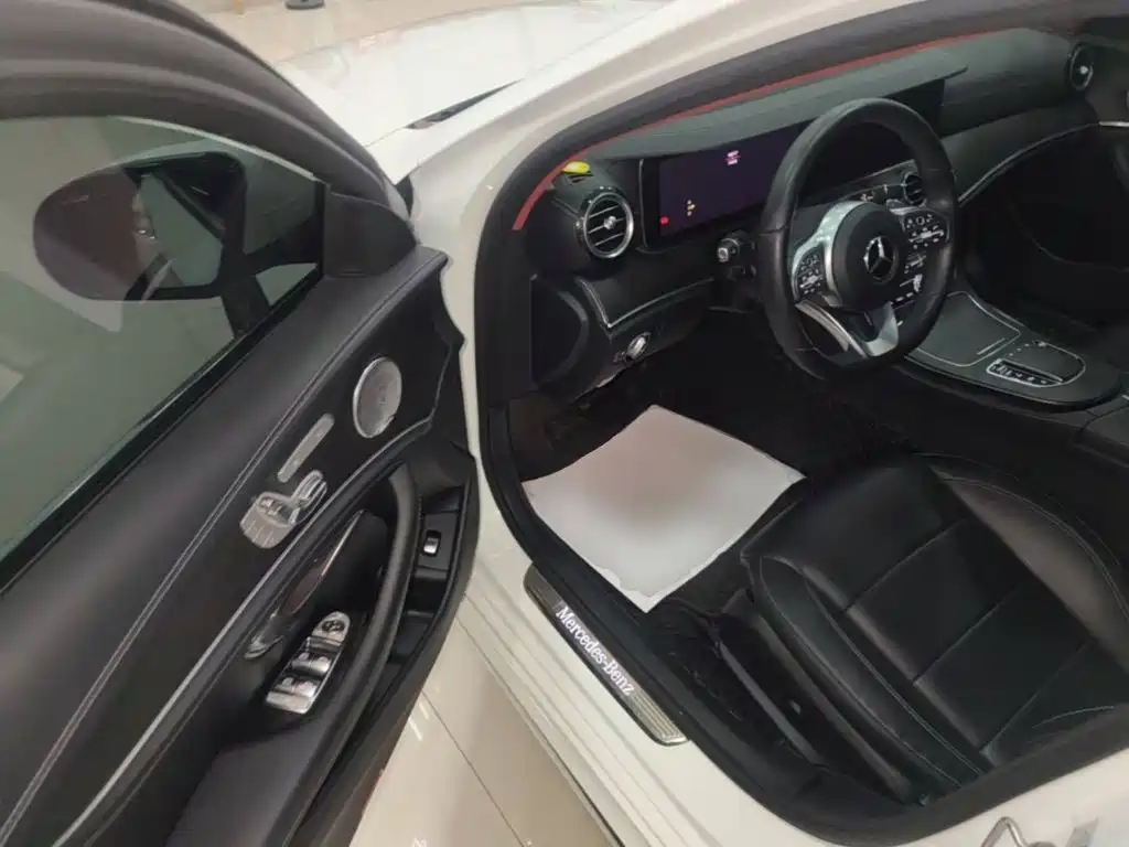 Mercedes-Benz E-Class 2020 — фото 16