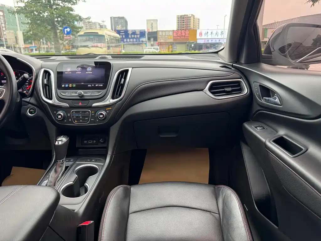 Chevrolet Equinox 2019 — фото 15