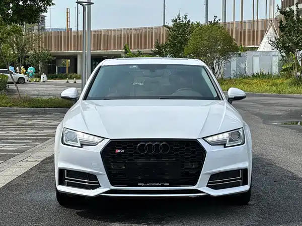 Audi A4L 2019