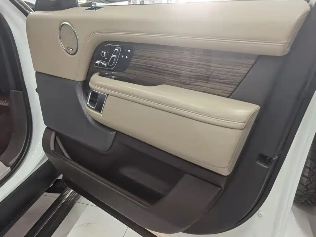 Land Rover Range Rover 2019 — фото 20