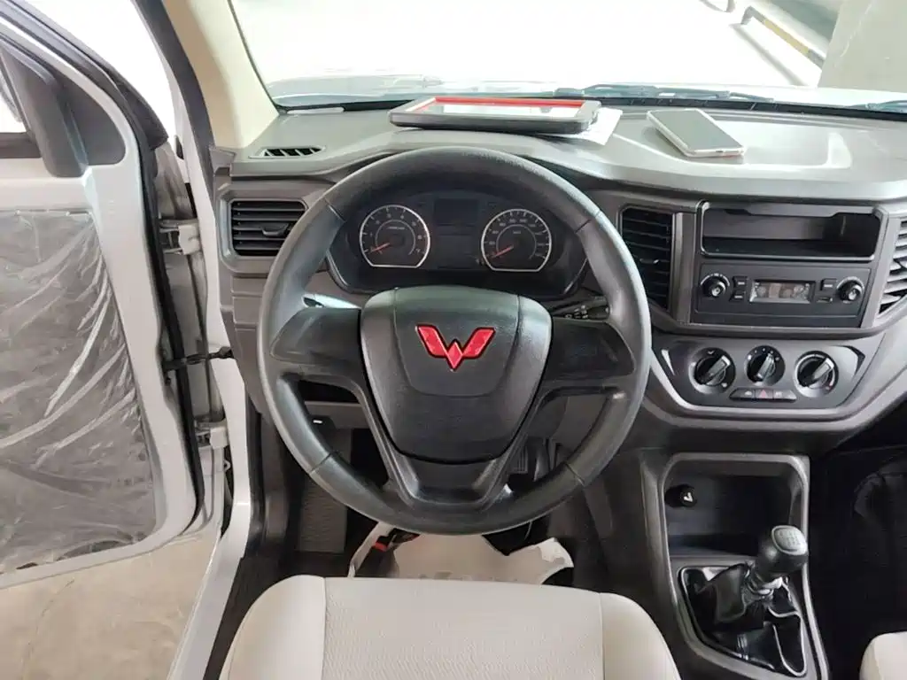 Wuling Hongguang V 2023 — фото 11