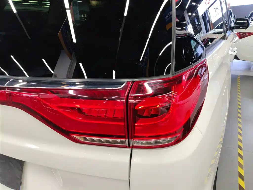 GAC Motor Trumpchi M8 2021 — фото 24