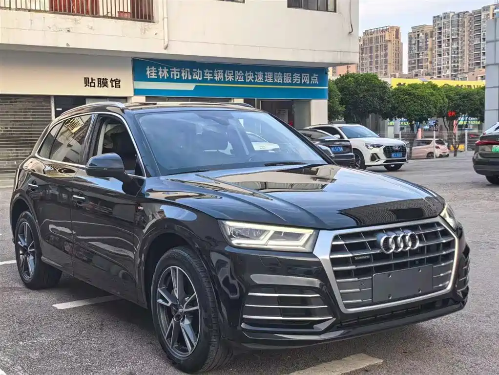Audi Q5L 2019 — фото 3