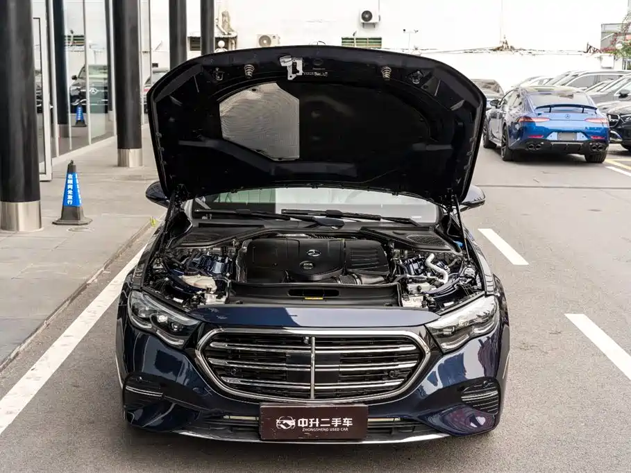 Mercedes-Benz E-Class 2023 — фото 8