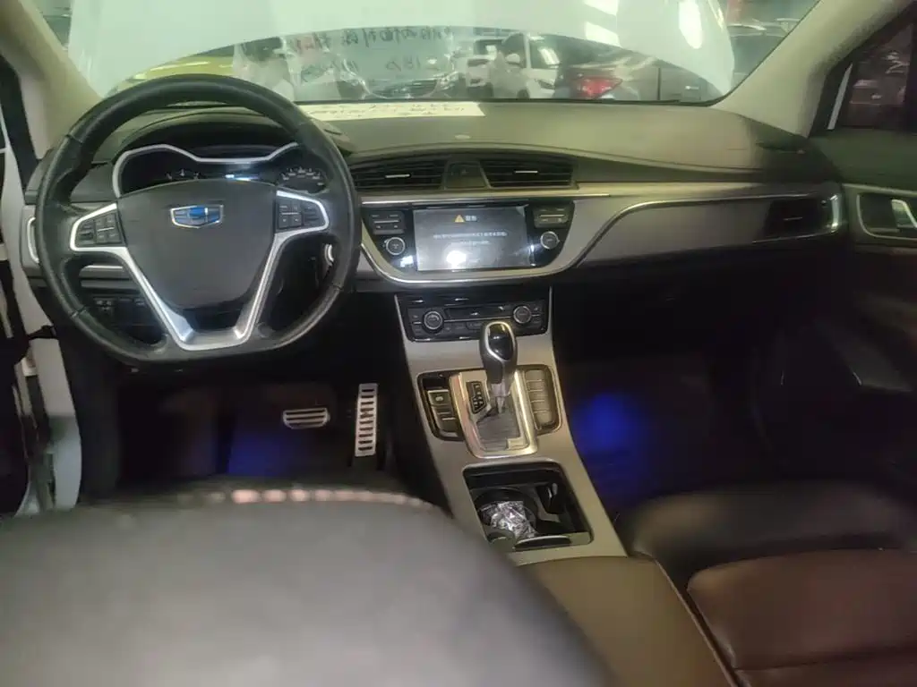 Geely Emgrand GS 2016 — фото 10