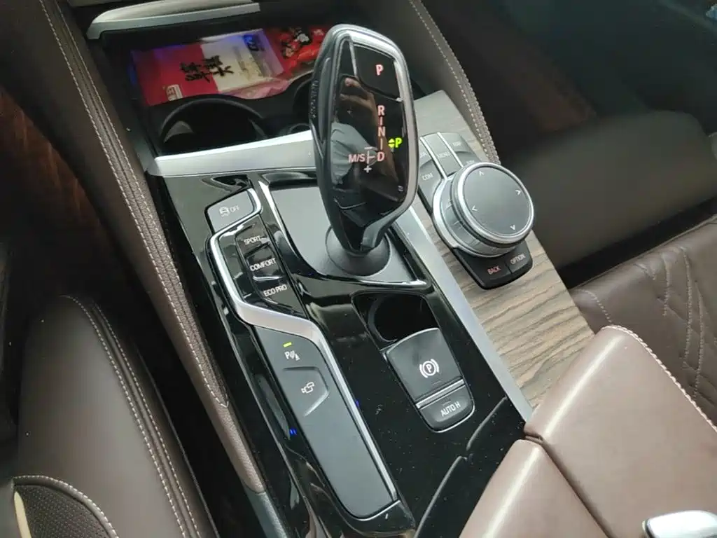 BMW 5 Series 2020 — фото 14