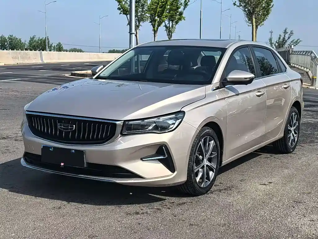 Geely Emgrand 2022