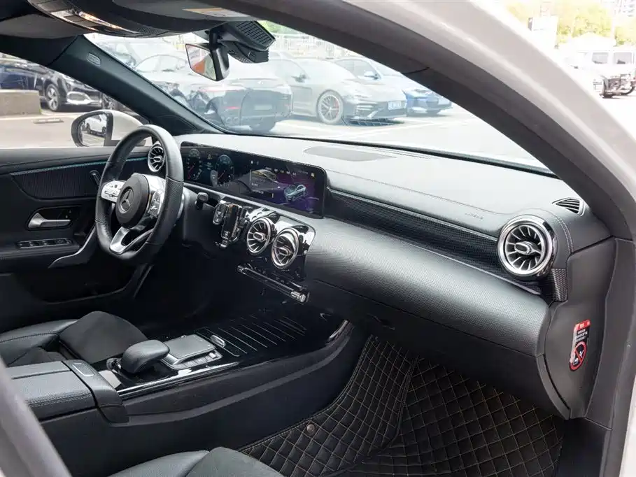 Mercedes-Benz A-Class 2021 — фото 13