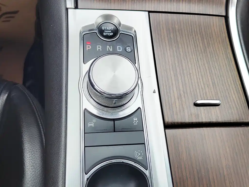 Jaguar XF 2015 — фото 12