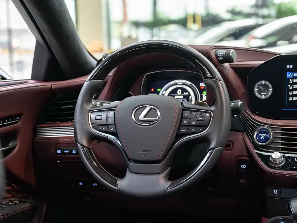 Lexus LS 2022 — фото 14