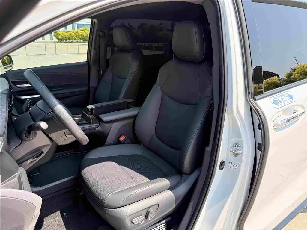 Toyota Sienna 2025