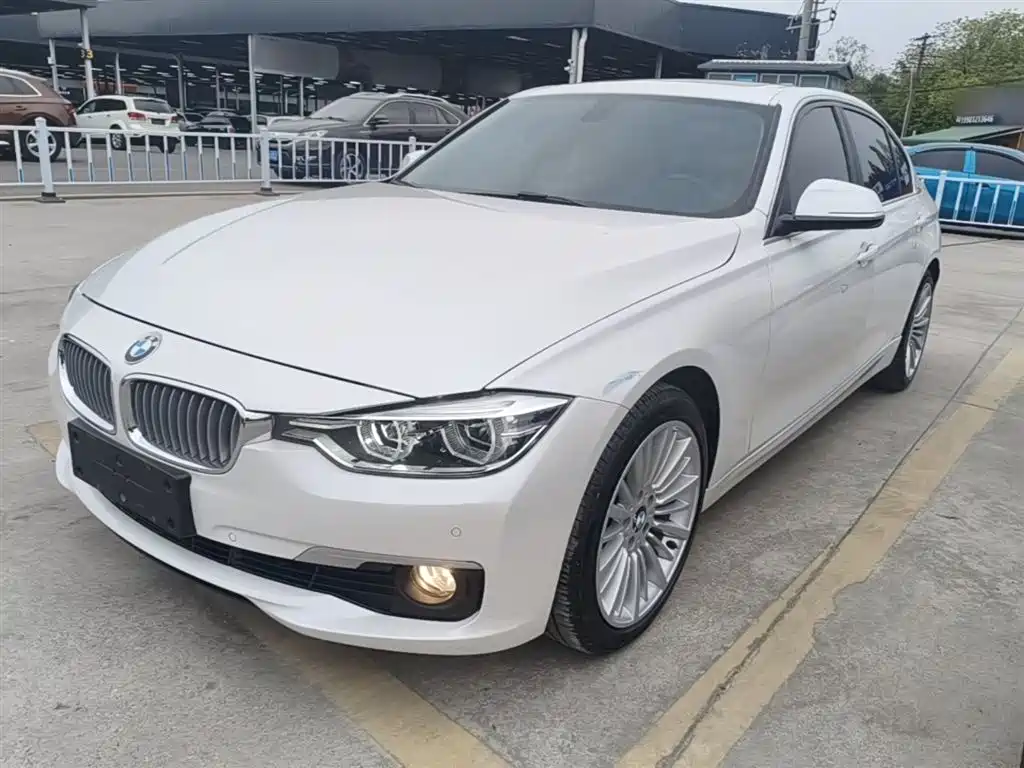 BMW 3 Series 2018 — фото 1