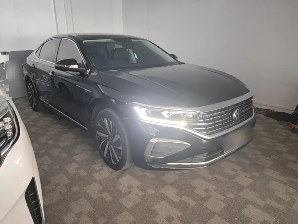 Volkswagen Passat 2024