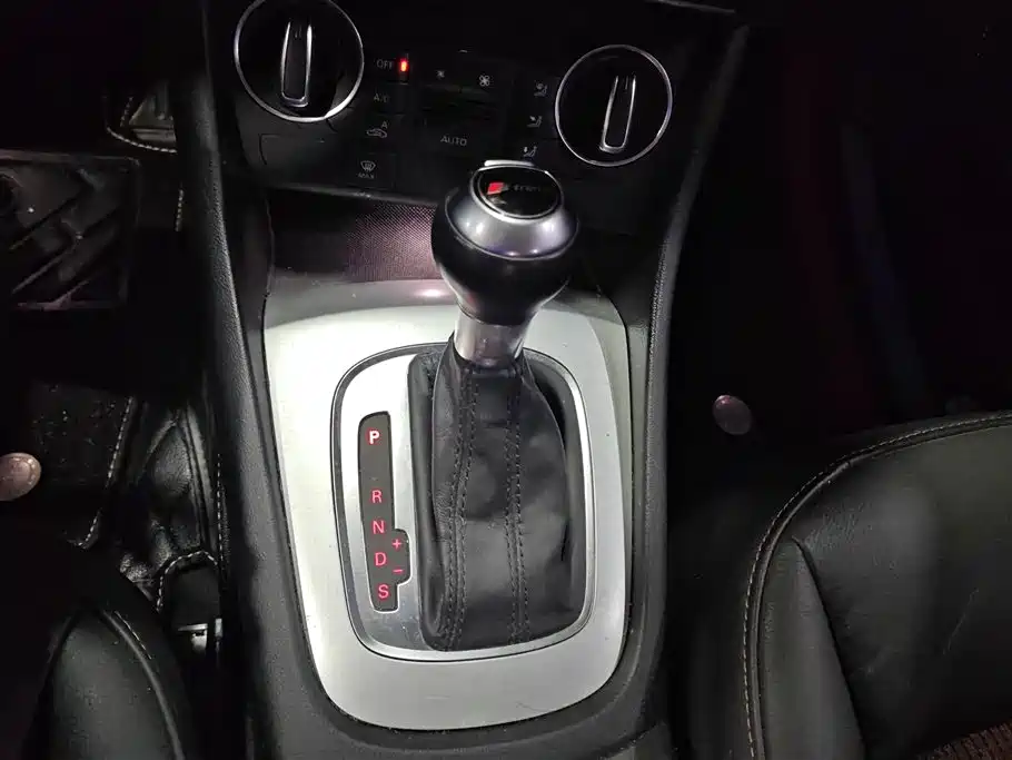Audi Q3 2018 — фото 16
