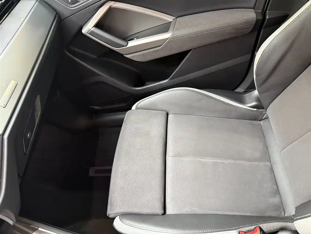 Audi Q3 2023 — фото 13