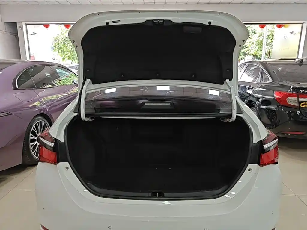 Toyota Corolla 2019 — фото 19