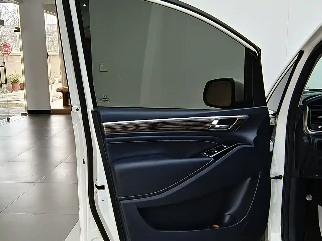 GAC Motor Trumpchi M8 2022 — фото 14