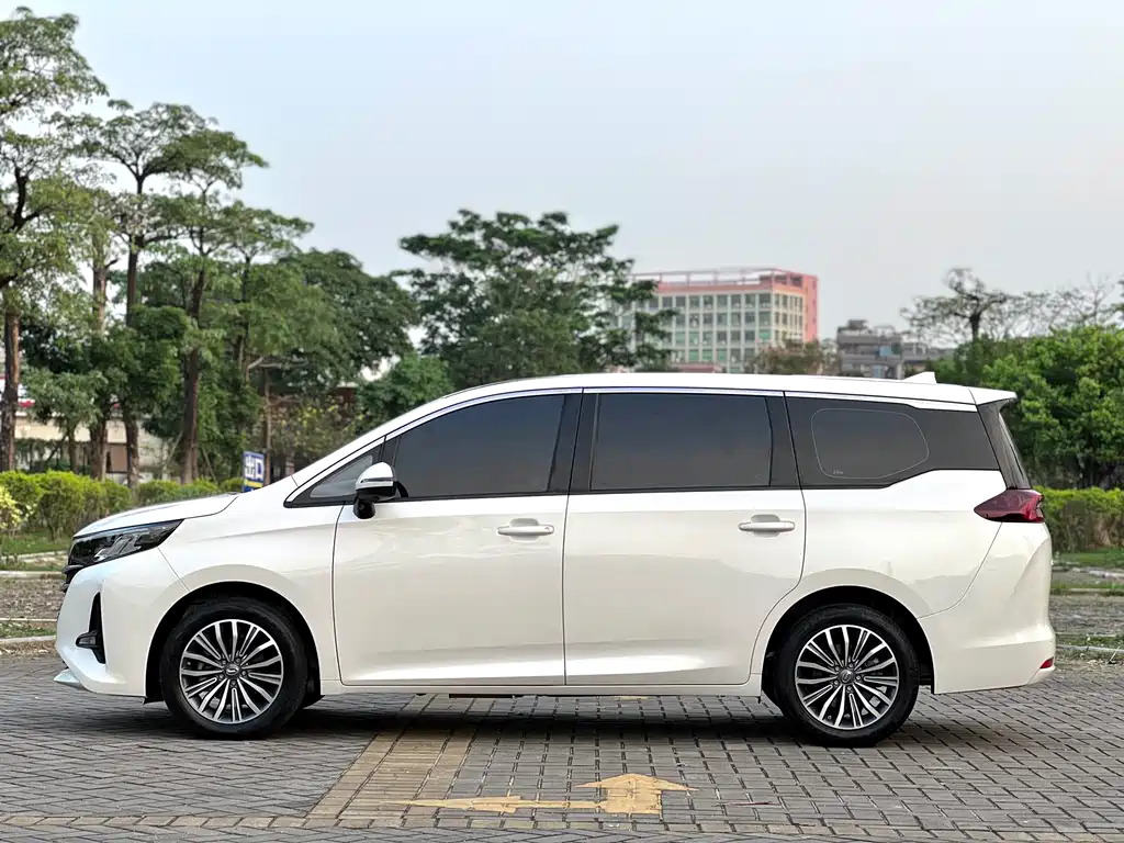 GAC Motor Trumpchi M6 2019 — фото 11