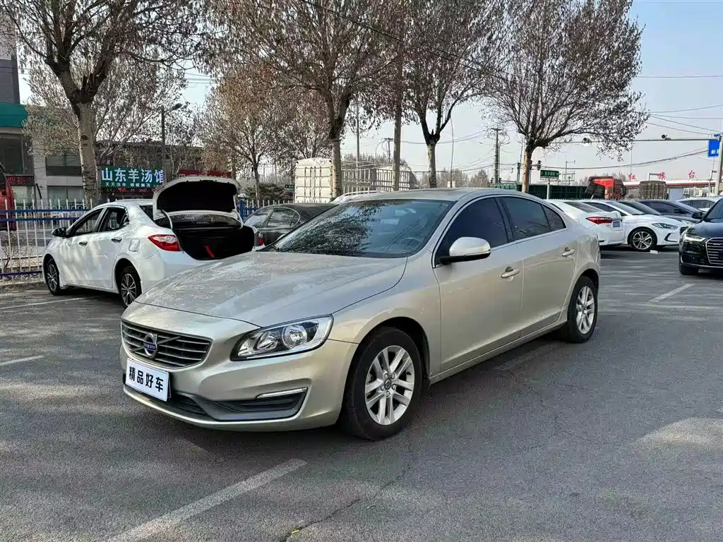 Volvo S60 2017 — фото 1