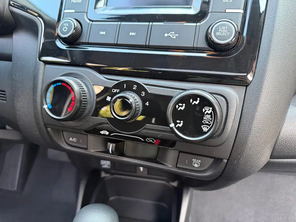 Honda Fit 2018 — фото 17