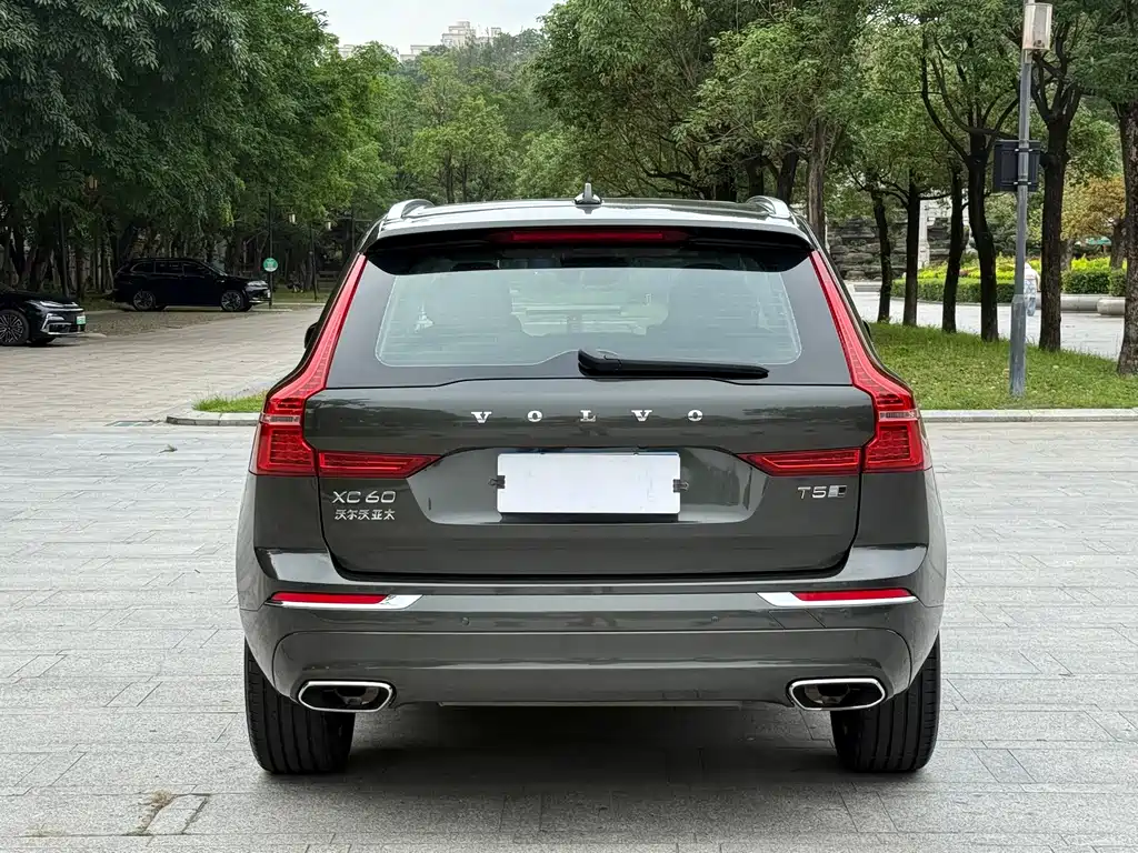 Volvo XC60 2019 — фото 9