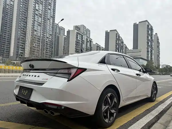 Hyundai Elantra 2021