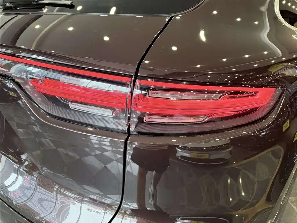 Porsche Cayenne 2018 — фото 18