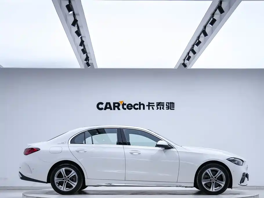 Mercedes-Benz C-Class 2022