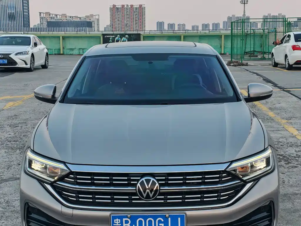 Volkswagen Sagitar 2023