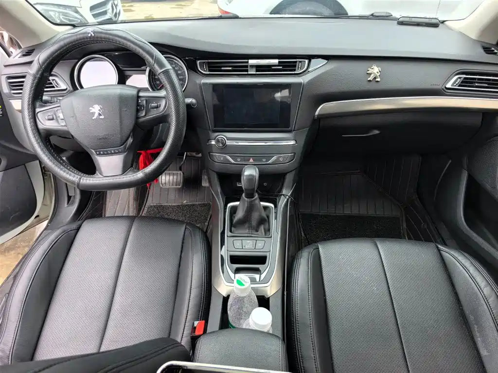 Peugeot 408 2017 — фото 10