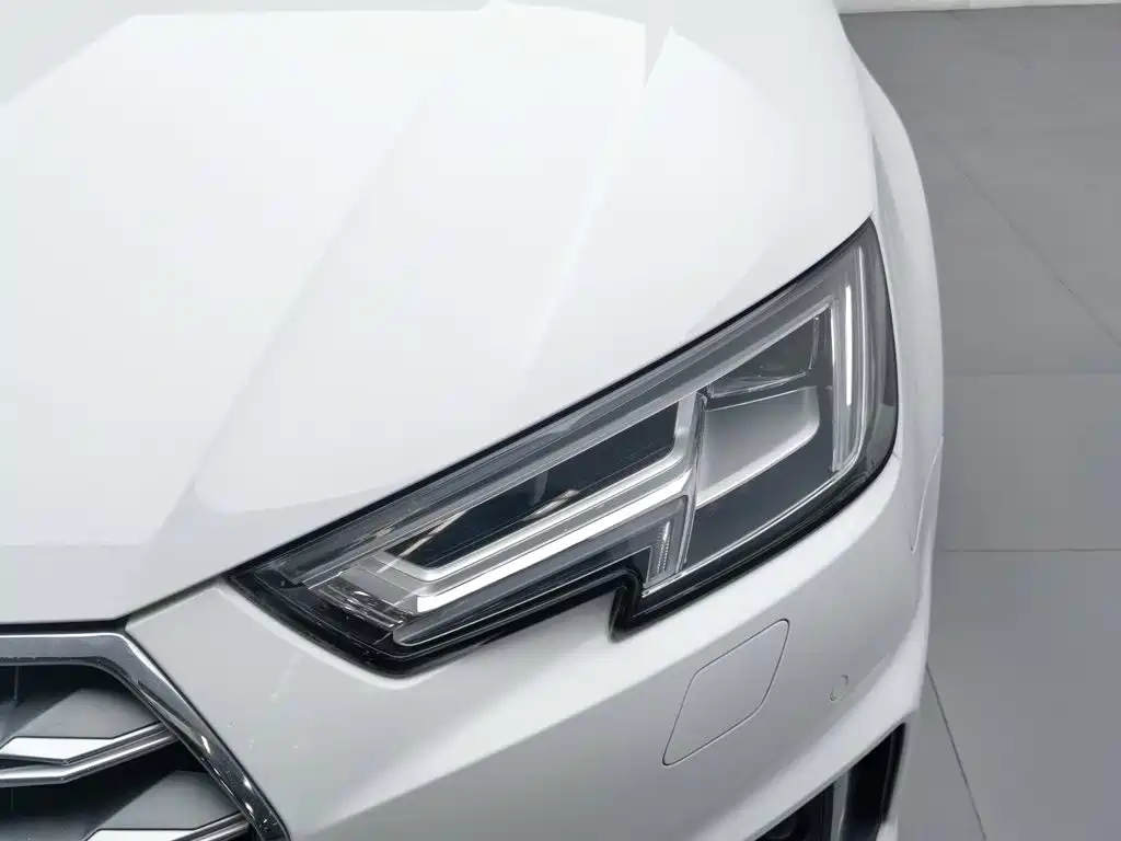 Audi A4L 2020