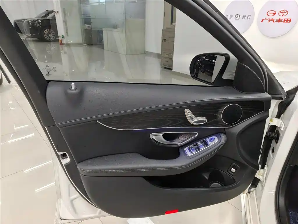 Mercedes-Benz C-Class 2020 — фото 19