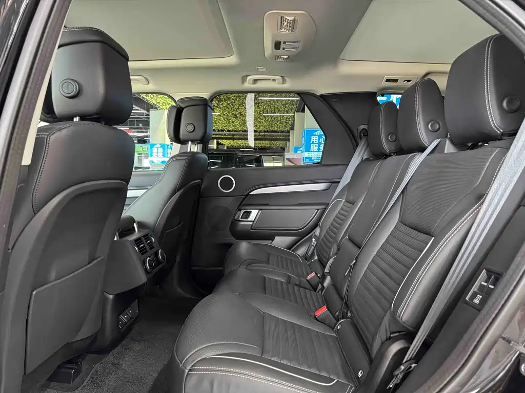 Land Rover Discovery 2022 — фото 11