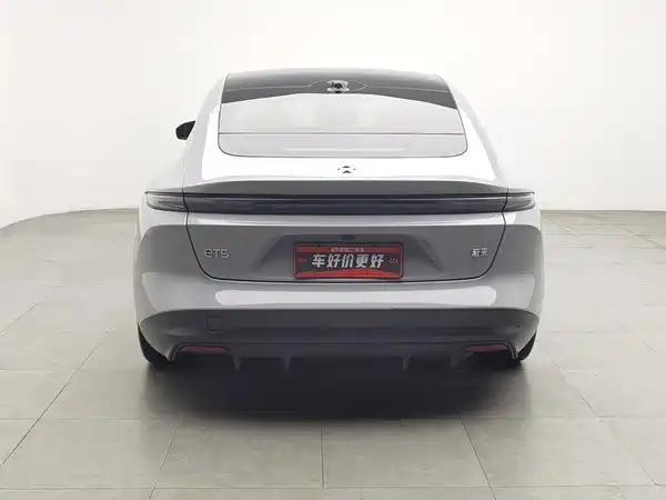 NIO ET5 2024