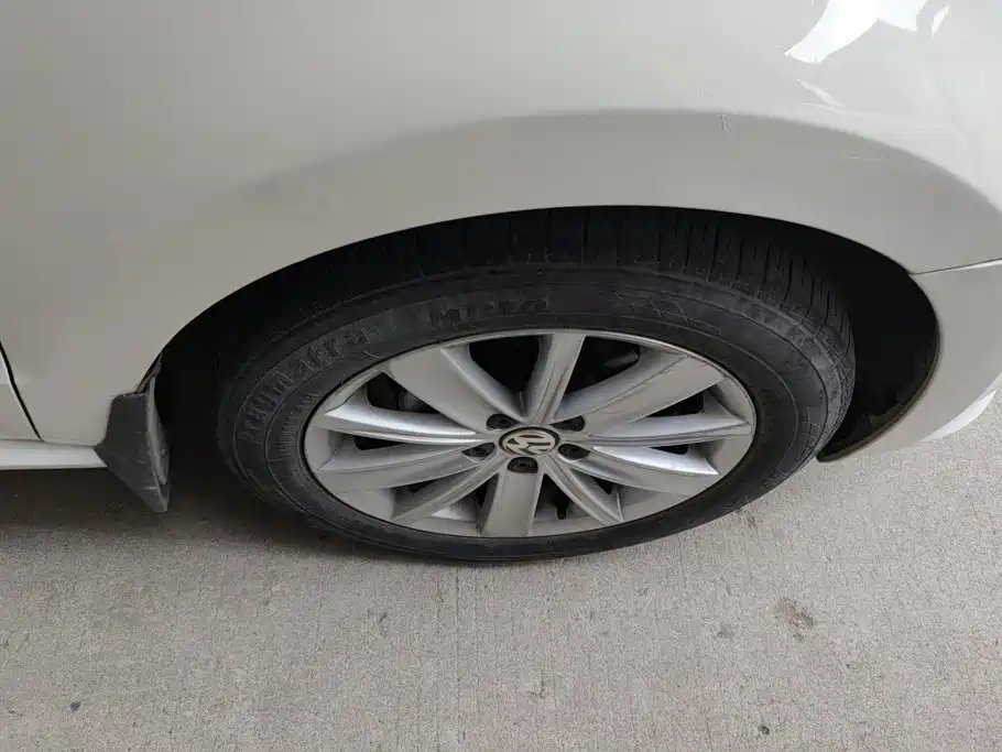 Volkswagen Polo 2015