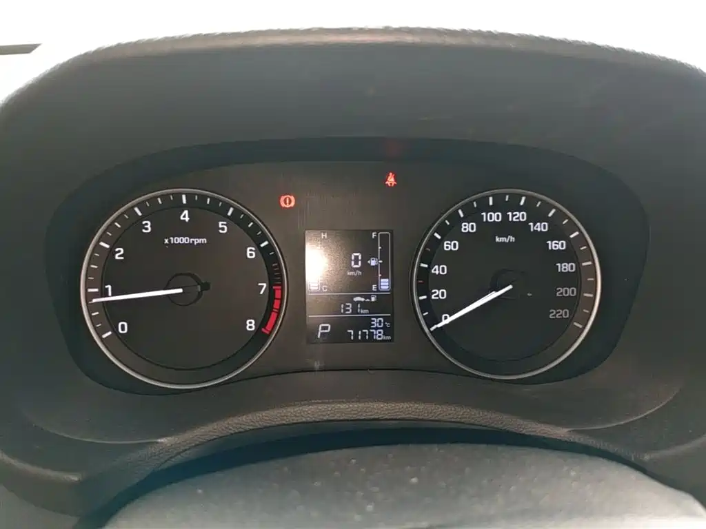 Hyundai ix25 2015 — фото 12