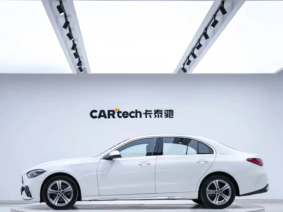 Mercedes-Benz C-Class 2022 — фото 9