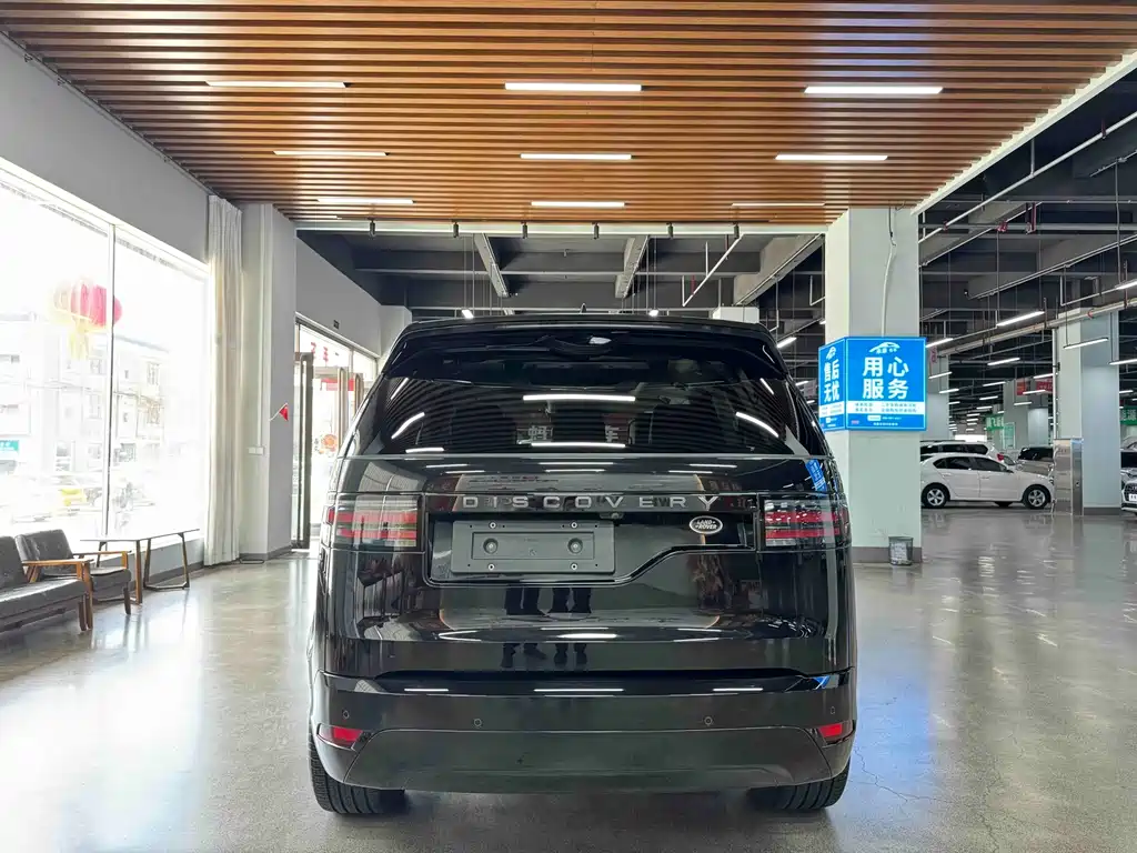Land Rover Discovery 2022 — фото 15