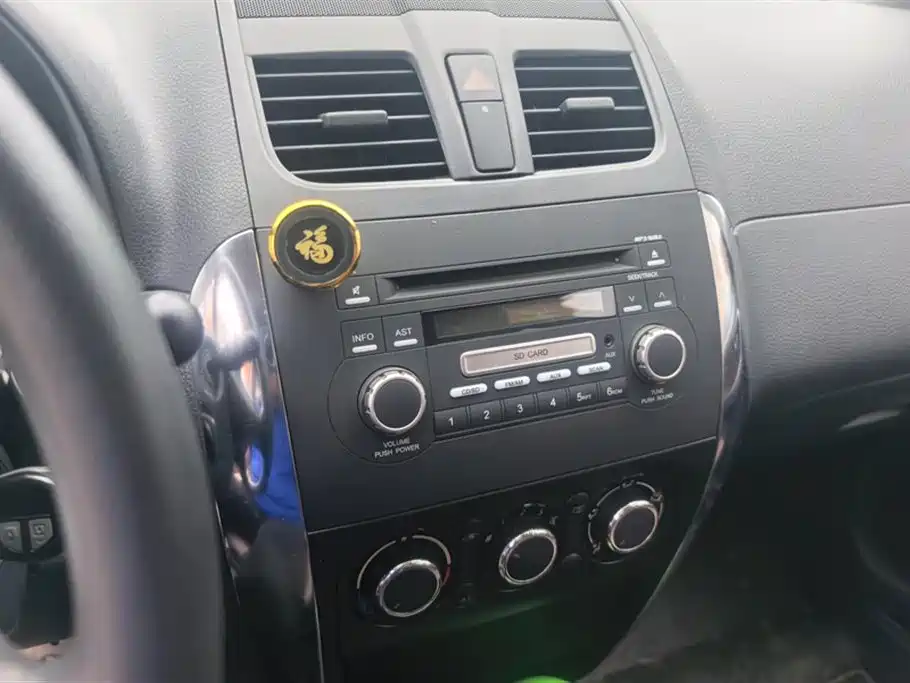 Suzuki SX4 2015 — фото 13