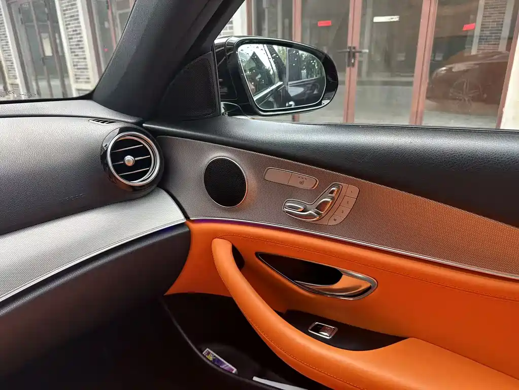 Mercedes-Benz E-Class 2017 — фото 15