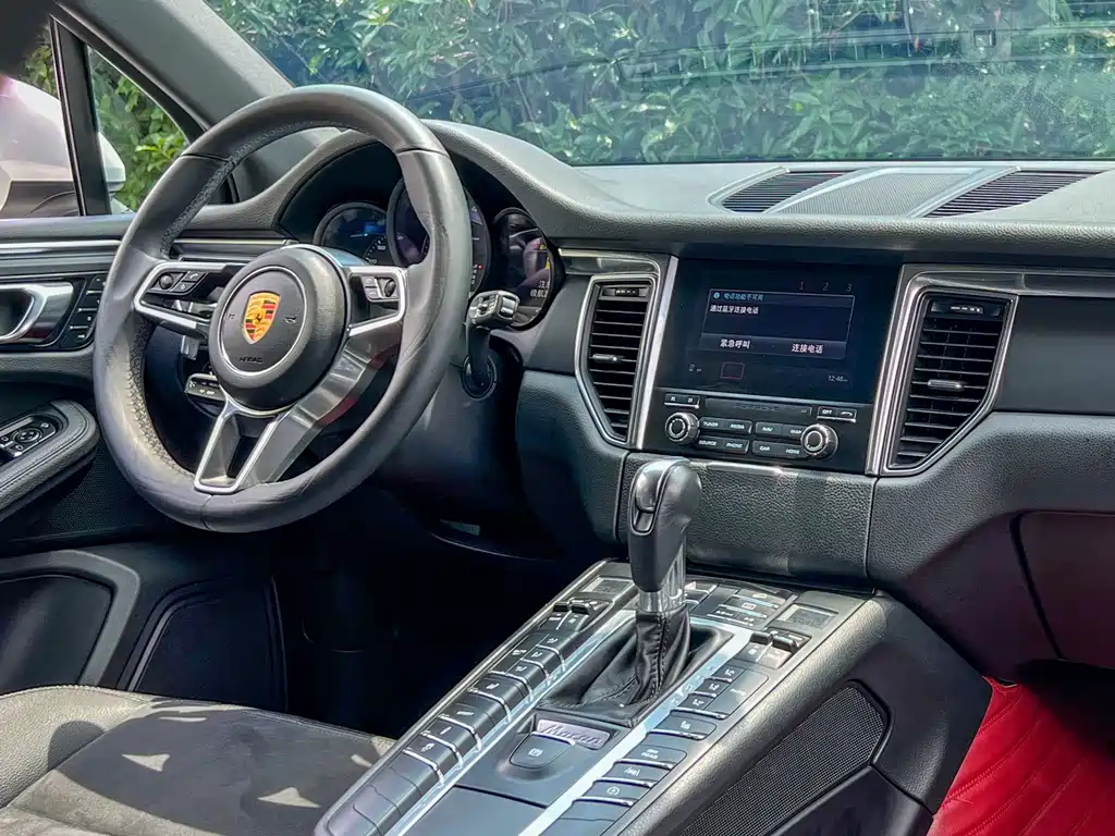 Porsche Macan 2018 — фото 13