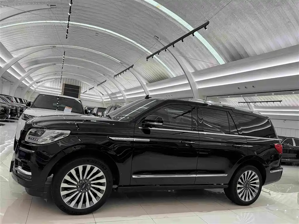 Lincoln Navigator 2021