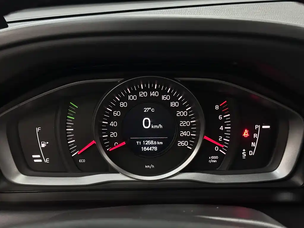 Volvo XC60 2014 — фото 17